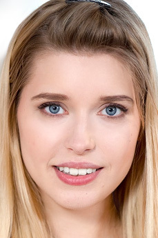 Freya Mayer