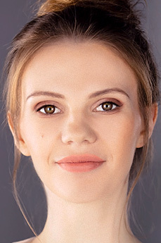 Elina De Lion
