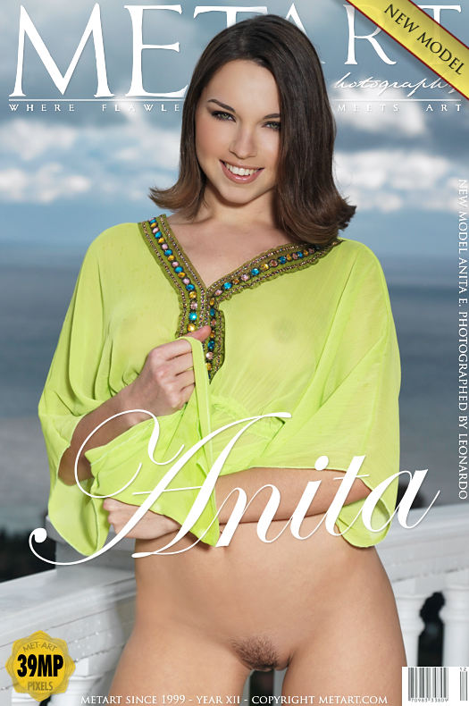 Anita E 'Presenting' Metart